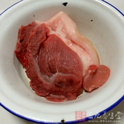新鲜猪肉400克