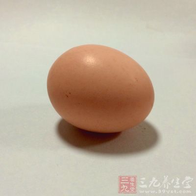 使用杏仁鸡蛋清面膜