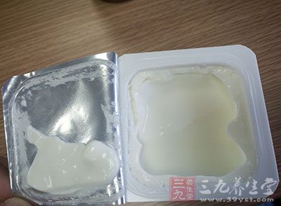 多吃奶制品防治肾结石