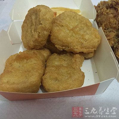 油炸食品一直是很受欢迎的，尽管知道不健康，但还是有很多人愿意花钱买它