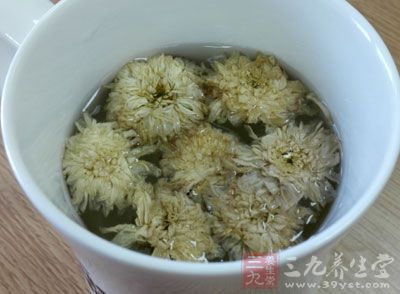 喝熱茶則可刺激毛細(xì)血管普遍舒張，體溫反而明顯降低