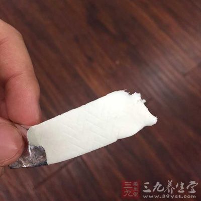 咀嚼口香糖能夠控制對(duì)甜食的渴望