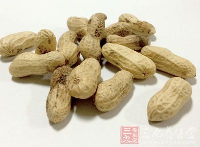 准备好花生250g