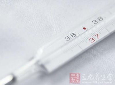 体温就愈高，可达40℃以上