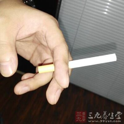 吸烟会增加患心血管病和呼吸器官疾病的危险