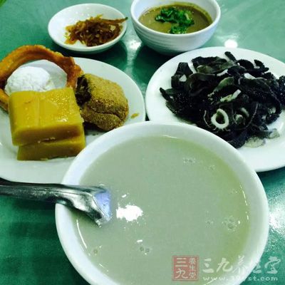 早餐：豆浆一碗