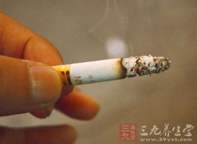 注射后不要吸烟、饮酒，不吃辛辣等刺激性食品