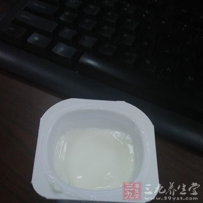 吃火锅后喝点酸奶