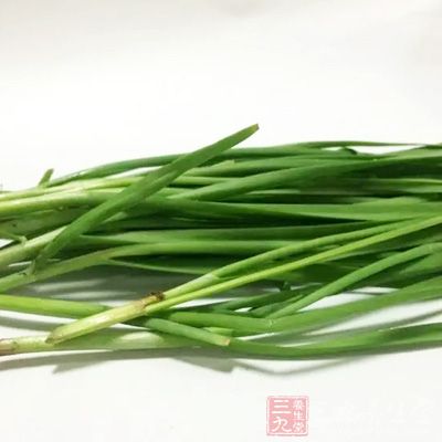 将粳米100g，韭菜60g同煮