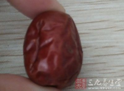 材料：红枣4～6粒