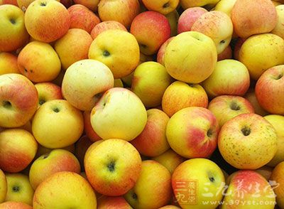 研究表明，苹果具有防止胆固醇的增高的作用