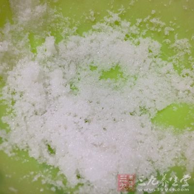 準(zhǔn)備好適量的砂糖