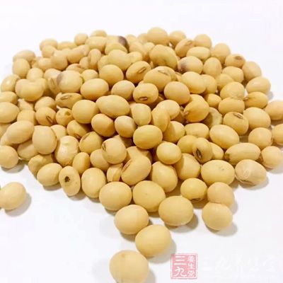 大豆50g、猪手2只