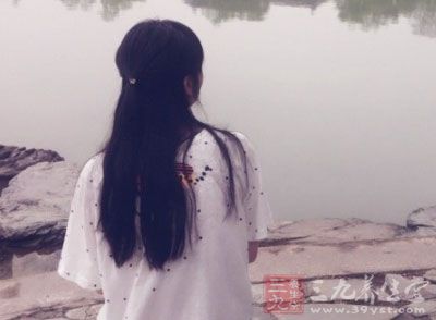 做妇科检查的同时,医生会取一些白带做白带化验。 做妇科检查的同时,医生会取一些白带做白带化验。