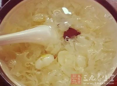 可食用银耳、甘蔗、燕窝、阿胶、梨、芝麻等