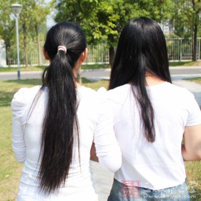 重要的一点，是学会如何表达自己的感情，告诉周围的人，你爱他们。