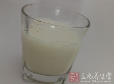 市场上的牛奶饮品品种繁多 市场上的牛奶饮品品种繁多
