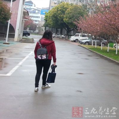 注意在气候变化的季节里及时添加衣被、保持室内温暖、空气流通 注意在气候变化的季节里及时添加衣被、保持室内温暖、空气流通