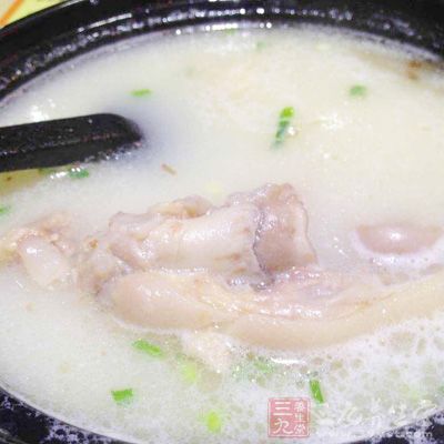 黑豆排骨湯