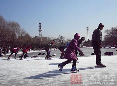 滑冰，也被叫做“冰嬉”