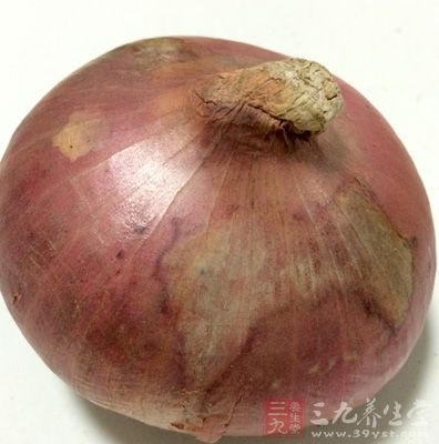 芹菜150克，洋葱1个