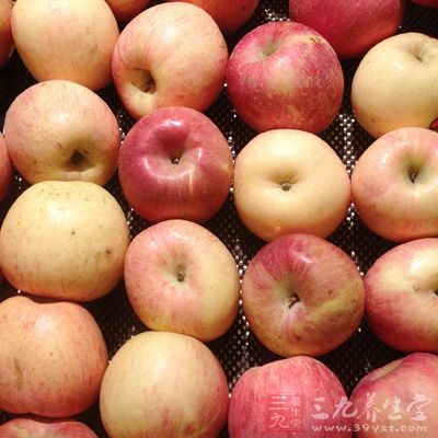 红苹果等“红皮”水果和蔬菜对乳腺癌有防治作用
