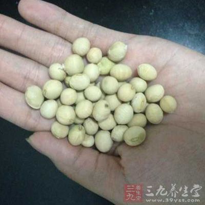 大豆能帮助降低血液中胆固醇的含量