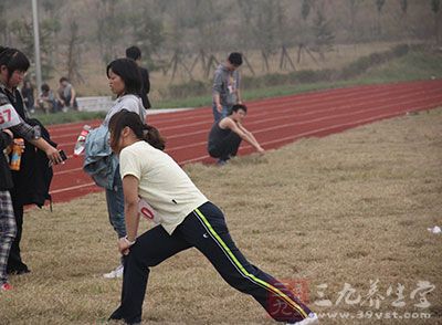 熱身運動主要是可以進行拉伸肌肉