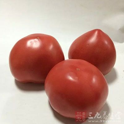 紅黃色的果蔬如西紅柿、柑橘