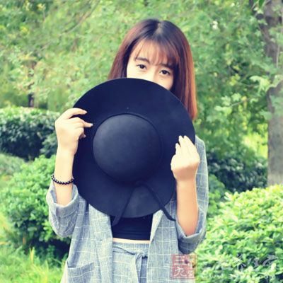 慢性忧郁或持续的紧张,可刺激交感神经兴奋 慢性忧郁或持续的紧张,可刺激交感神经兴奋