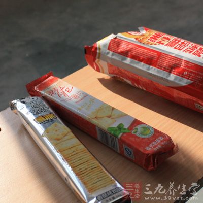 可以在办公室准备一些零食