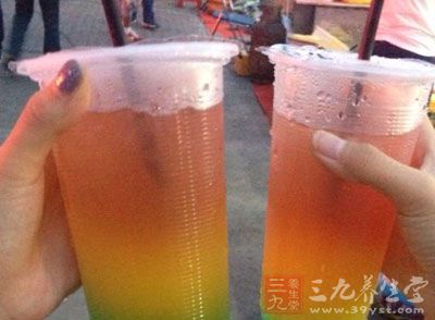 多进温食,节制冷食、冷饮 多进温食,节制冷食、冷饮