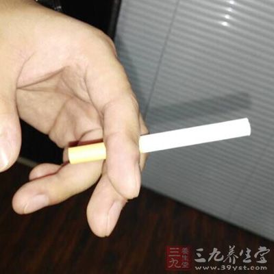 煙酒不僅僅引發(fā)心腦血管疾病還會誘發(fā)阿爾茨海默癥