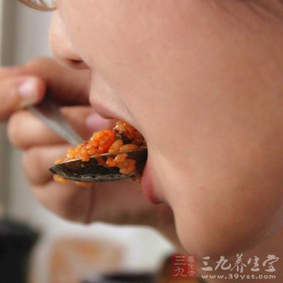 进食过多的晚餐，不仅会导致肥胖