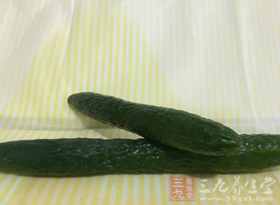 主料：新鲜黄瓜