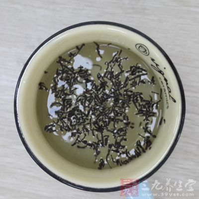 睡前別喝茶，尤其是濃茶