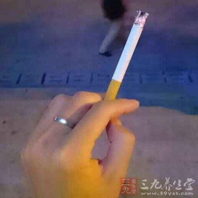 饭后人体的肠胃蠕动十分频繁，血液循环也随之加快，消化系统开始了全面的运动