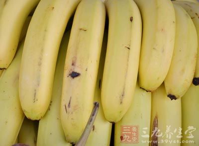 秋季多吃香蕉，还可以排毒养颜，抑制高血压
