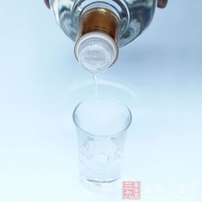 平时酒量很大，现在变得喝一点之后就感觉“醉了”