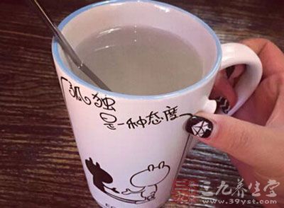 新鲜的白开水是佳选择 新鲜的白开水是佳选择