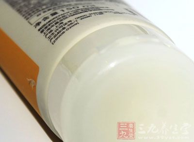 防晒系数越高,皮肤就越闷,容易长痘痘 防晒系数越高,皮肤就越闷,容易长痘痘