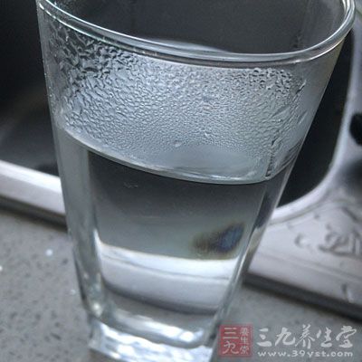 一瓶矿泉水 一瓶矿泉水