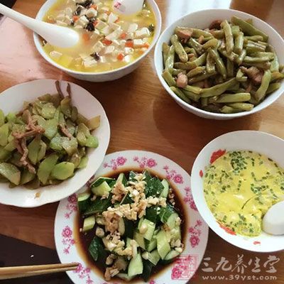 宜清淡饮食炒菜应清淡