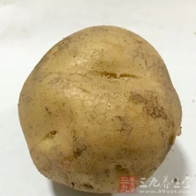 土豆对肌肤有很好的呵护、保养的功效