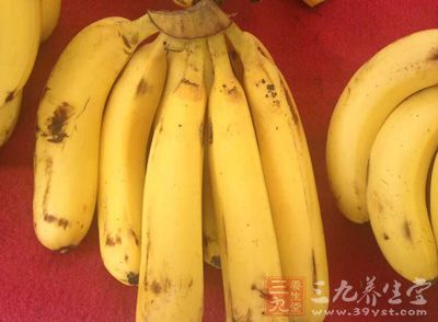 香蕉是MM们钟爱的减肥佳果，香蕉营养高、热量低