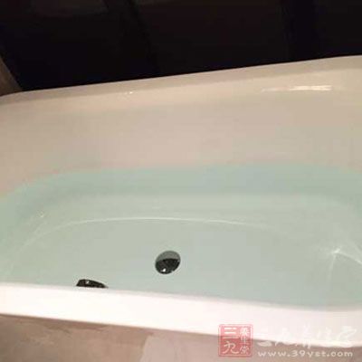 拔罐后不宜立即洗澡