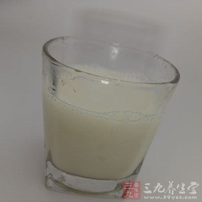 乳酸菌大量包含于酸牛奶中