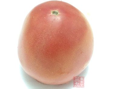 夏天西紅柿是經(jīng)常見到的食物