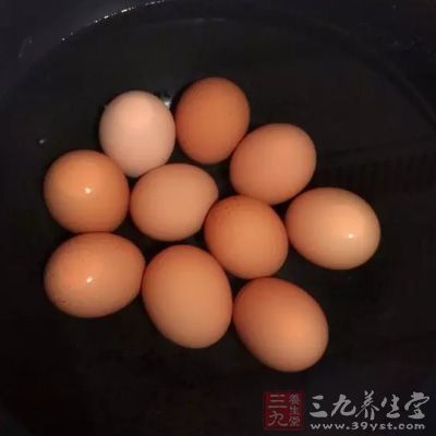 鸡蛋中也含有少量的维生素B