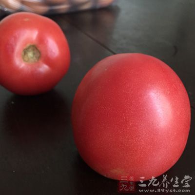 番茄几乎全由水造，食之饱肚